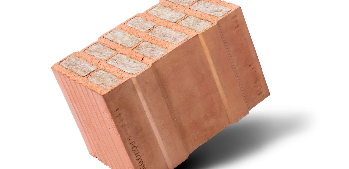 Nanést vnější omítku přímo na zdivo lze v sedmi krocích
